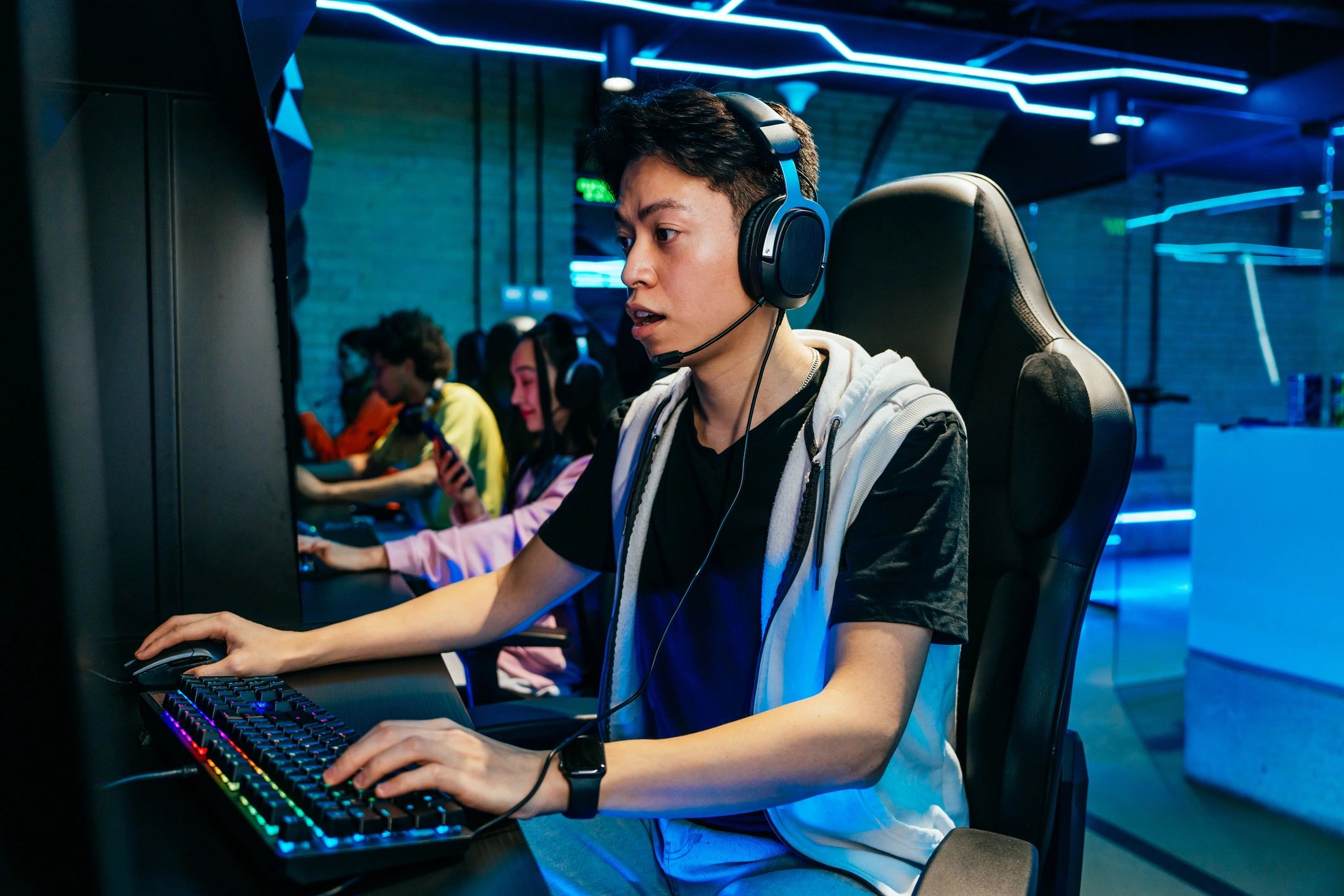 Friends tracking live esports scores together.